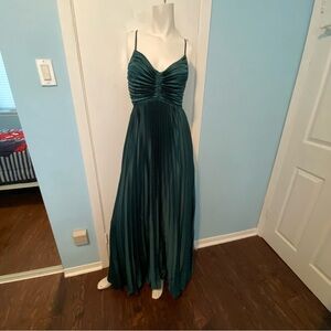 Zephyra Tie Back Pleated Gown in Stunning Green